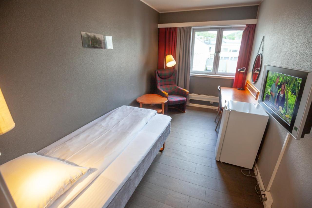 F2 Hotel Harstad Bagian luar foto